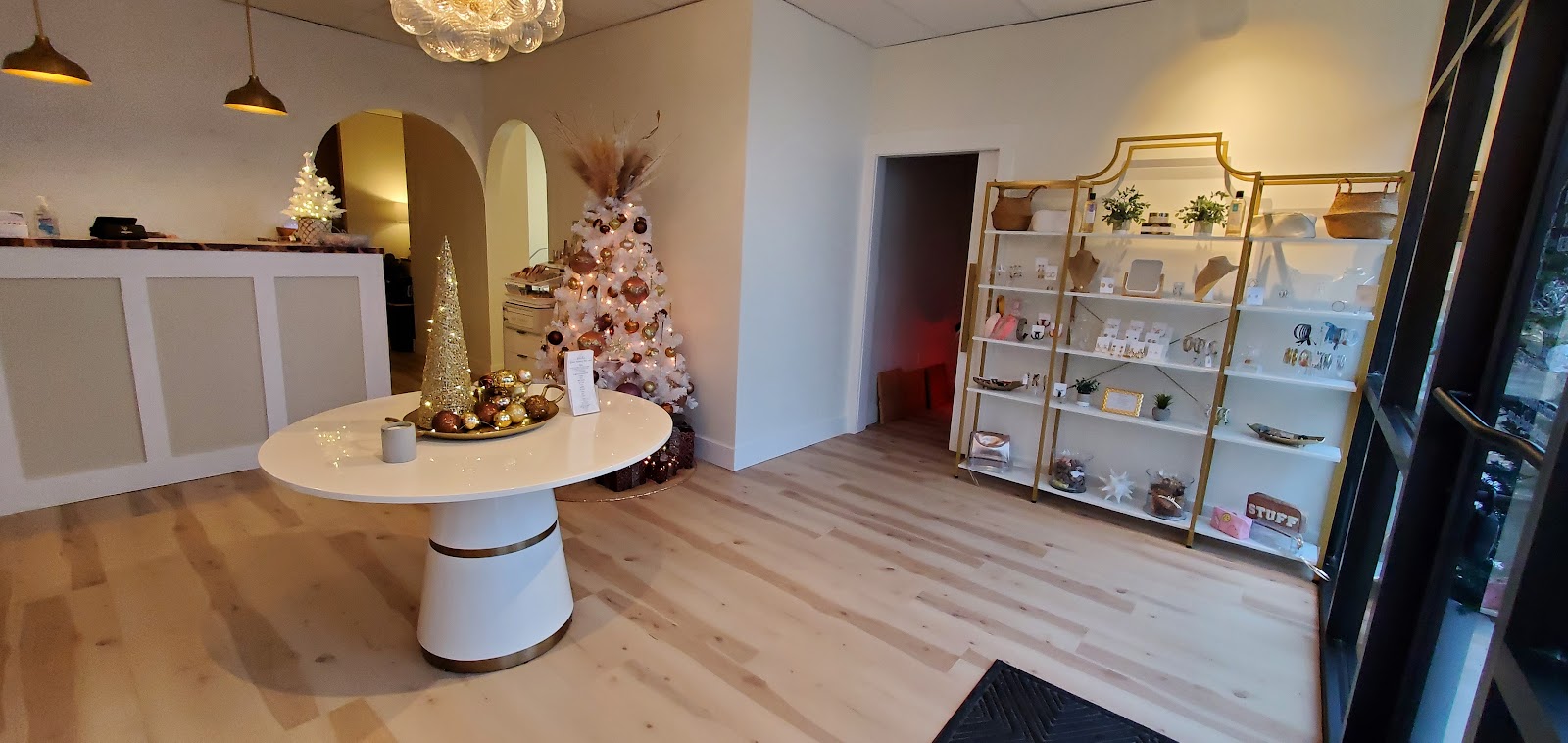 Glam Beauty Bar and Spa nail photo 4